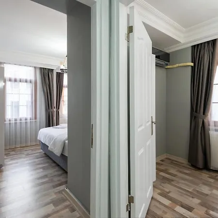 Szálloda Tiyatro Oldcity 3*